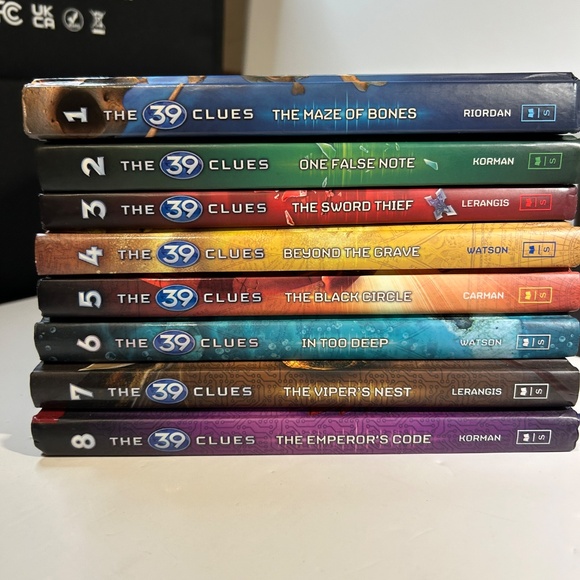39 Clues Hardcover Books 1-8 plus bonus book and cards - Picture 16 of 16